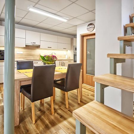 Nice Accommodation In Микулов Екстериор снимка