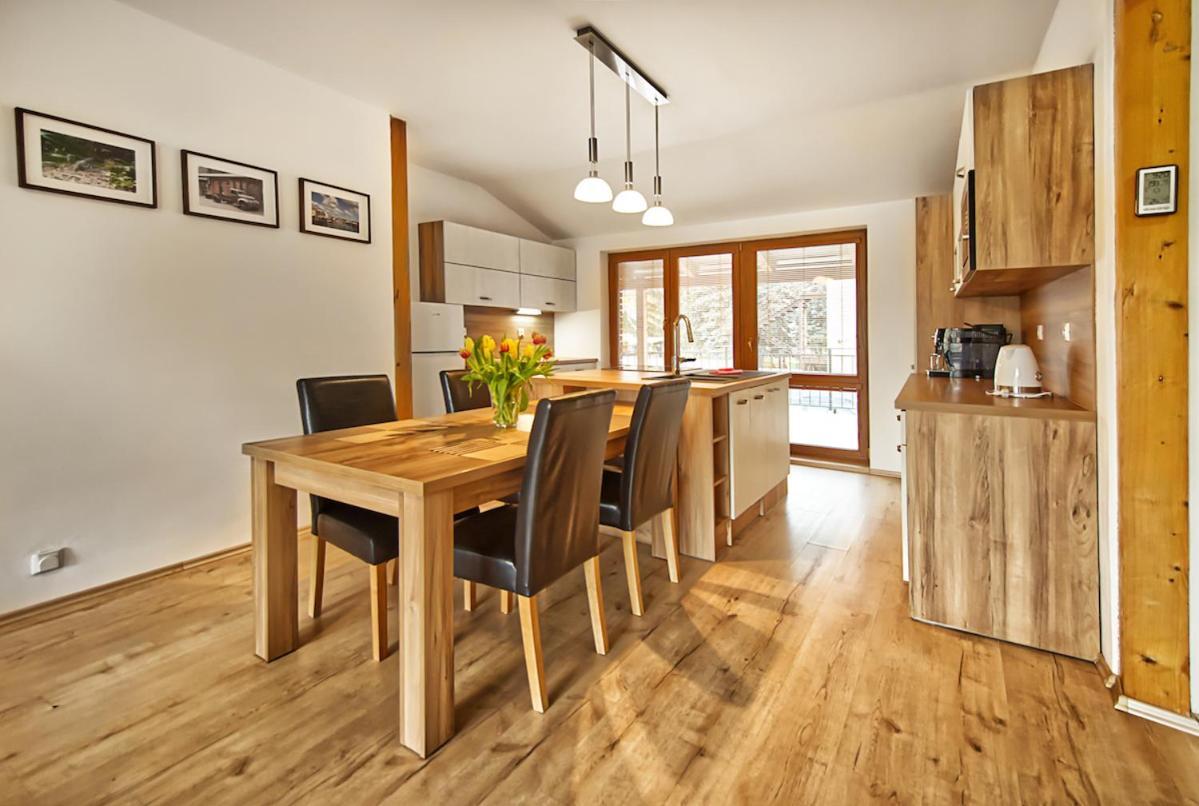 Nice Accommodation In Микулов Екстериор снимка
