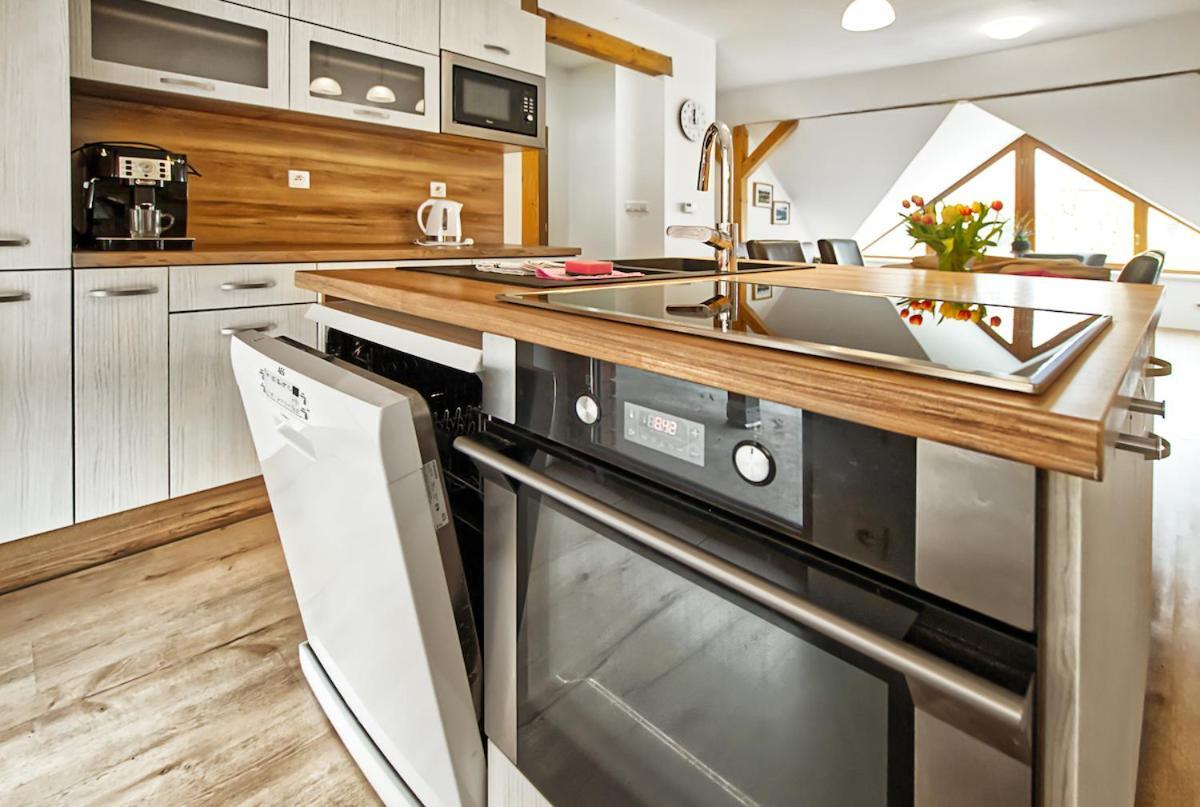 Nice Accommodation In Микулов Екстериор снимка