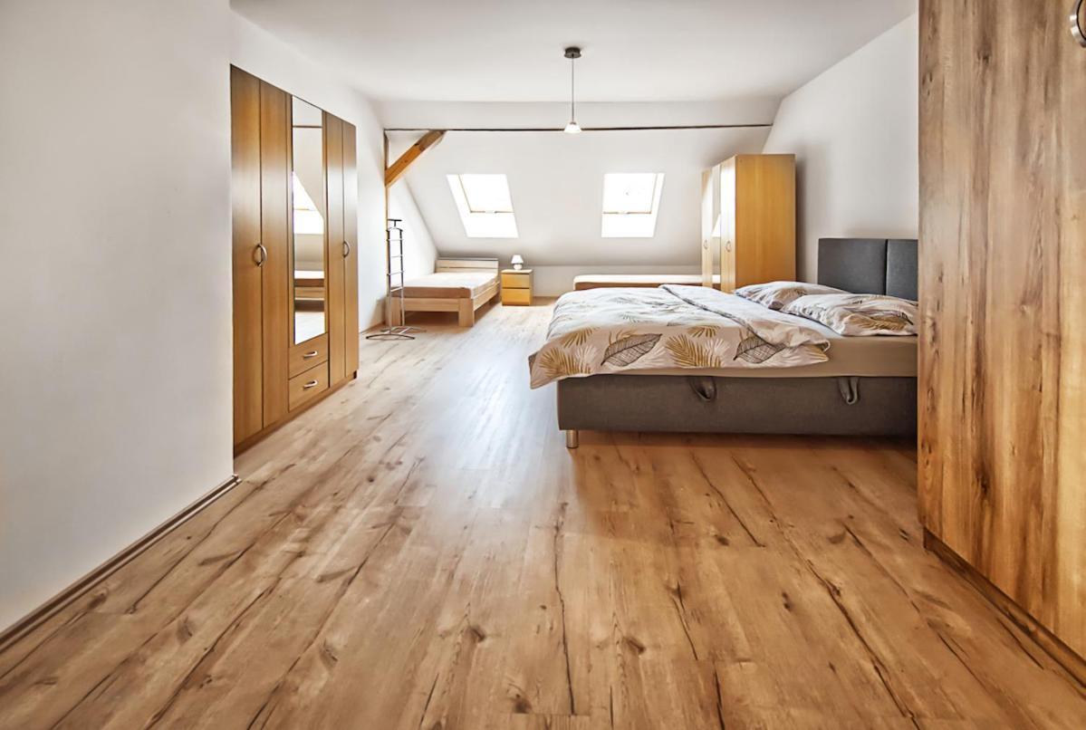 Nice Accommodation In Микулов Екстериор снимка