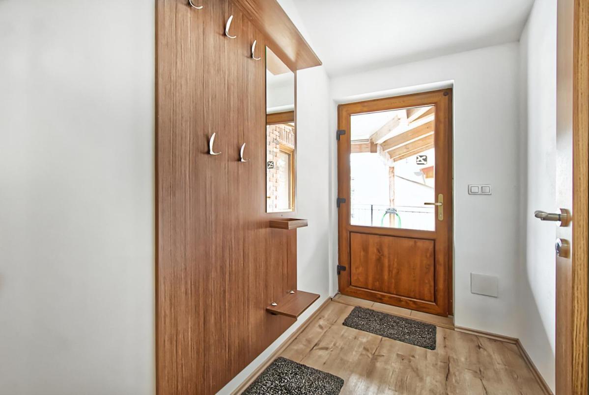 Nice Accommodation In Микулов Екстериор снимка