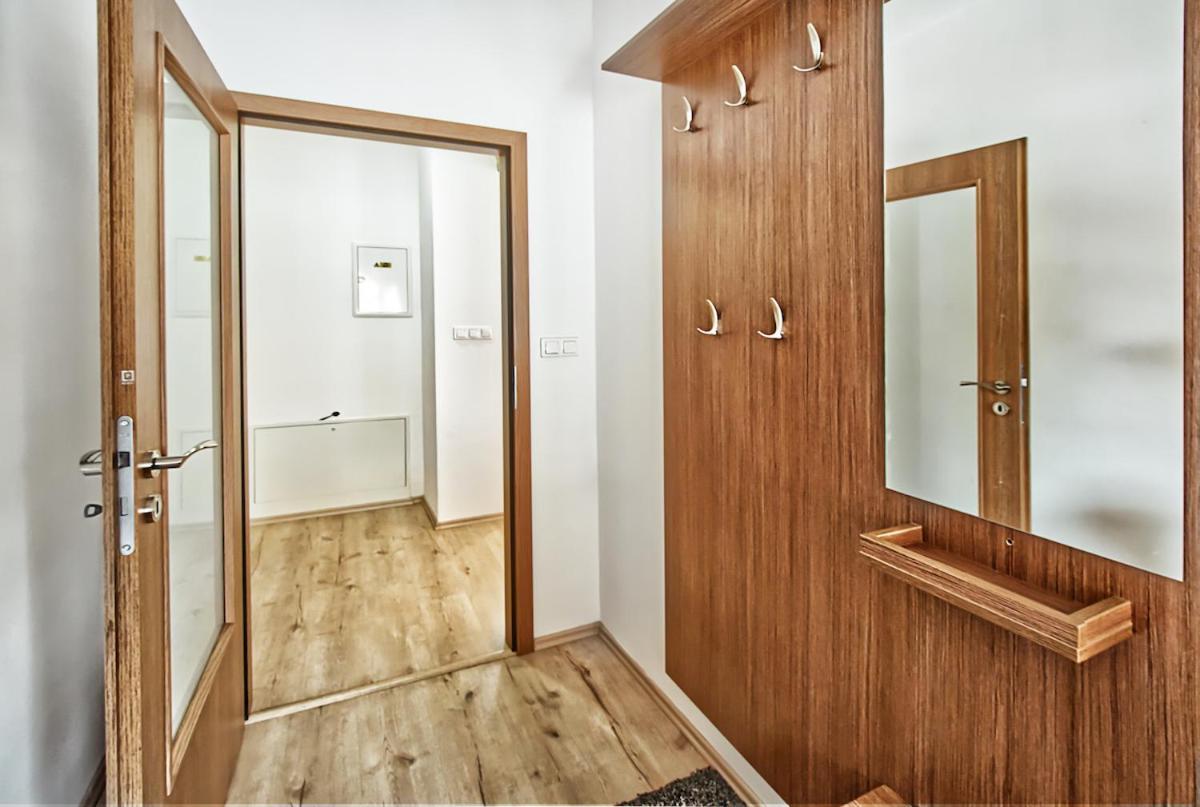Nice Accommodation In Микулов Екстериор снимка