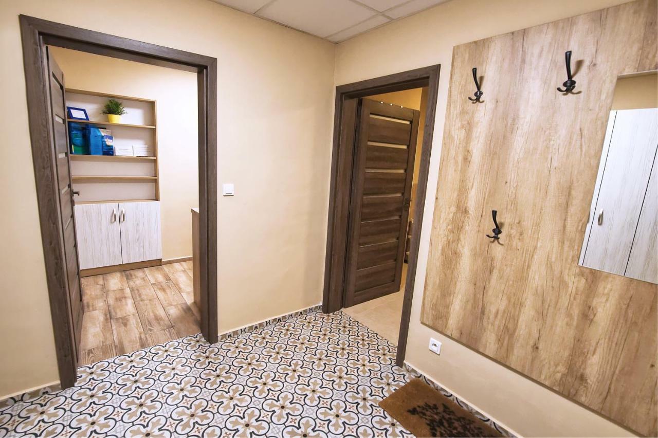 Nice Accommodation In Микулов Екстериор снимка