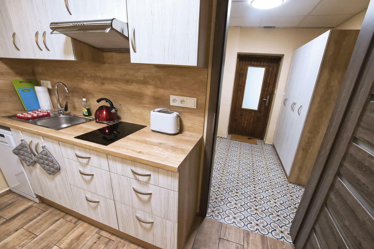 Nice Accommodation In Микулов Екстериор снимка