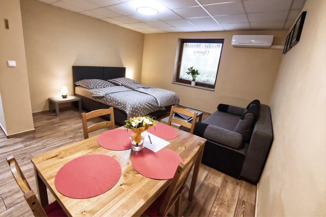 Nice Accommodation In Микулов Екстериор снимка